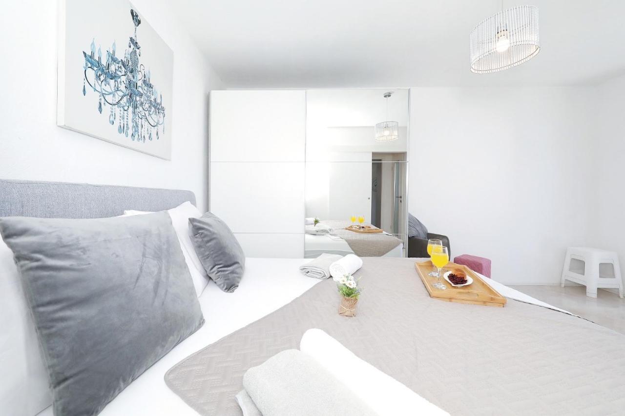 Holiday Home Maria One Minute From -Beach Zadar Exteriör bild