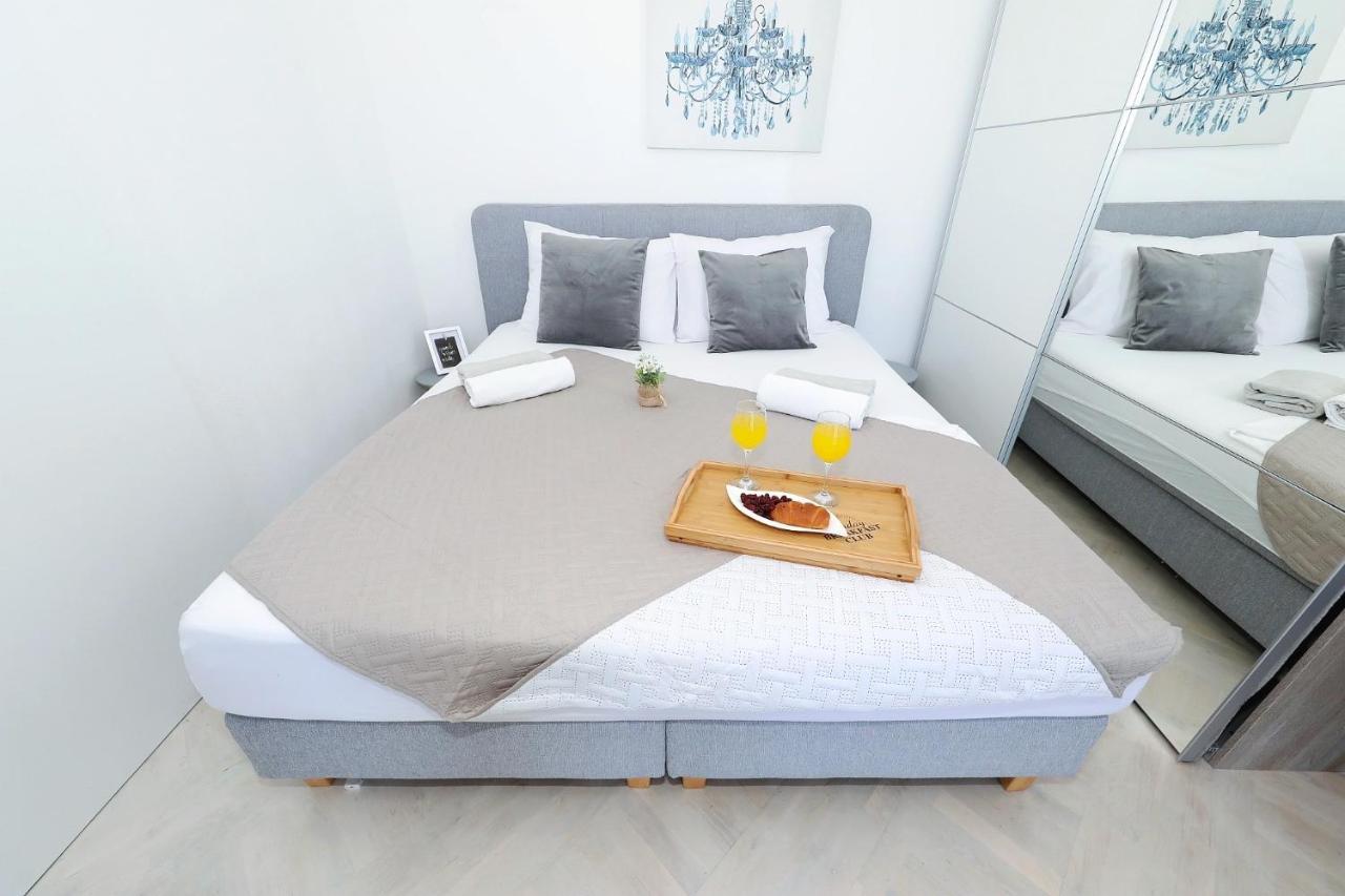 Holiday Home Maria One Minute From -Beach Zadar Exteriör bild